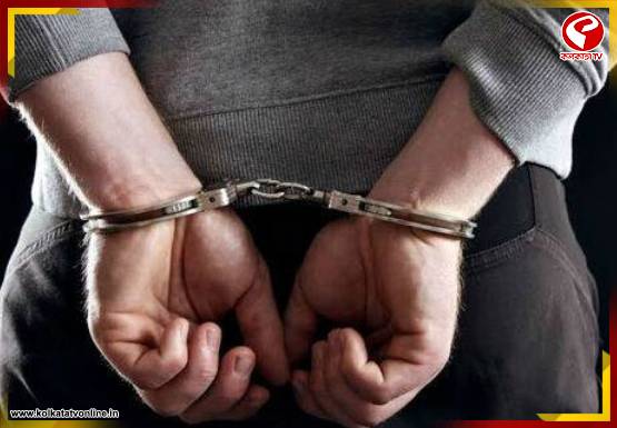 ছাত্রীদেরকে বেধড়ক মারধর! গ্রেফতার শিক্ষক