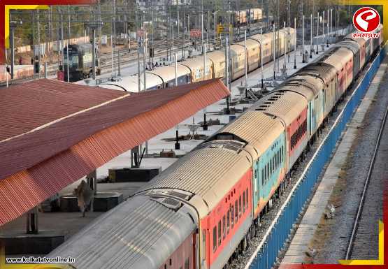 দুর্গাপুজো উপলক্ষে হাওড়ায় আসছে ৮টি স্পেশাল ট্রেন