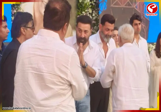 ধর্মেন্দ্রর স্মরণ সভায় আবেগতাড়িত ববি-সানি