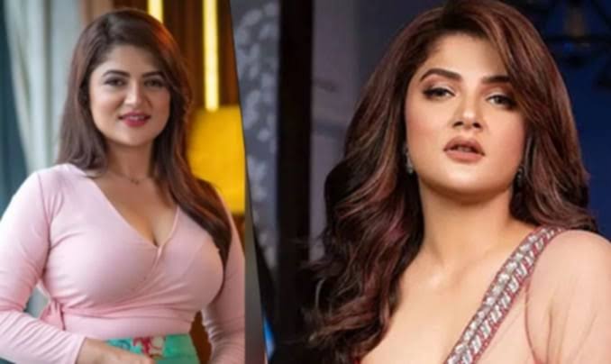 স্নানরত ছবিতে শ্রাবন্তী, ছবি দিয়ে ঝড় তুললেন