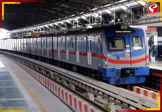 সাতসকালে মেট্রো বিভ্রাট! দমবন্ধ অবস্থায় কোচবন্দি শতাধিক যাত্রী