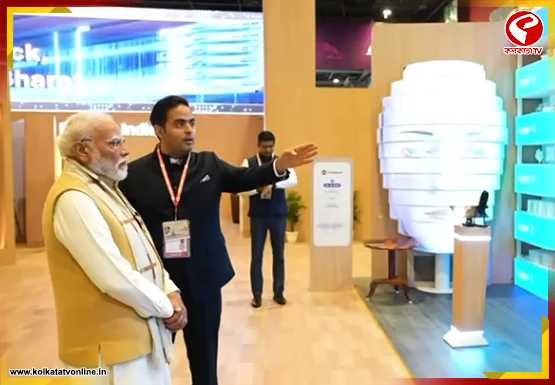 শিক্ষা-স্বাস্থ্য-সংস্কৃতিতে এআই ঝড়! জিও প্যাভিলিয়নে মোদি