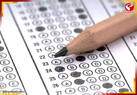 জুতো পরে নয়, চটি-স্যান্ডেলে পরীক্ষাকেন্দ্রে! কড়া নির্দেশে দিল SSC