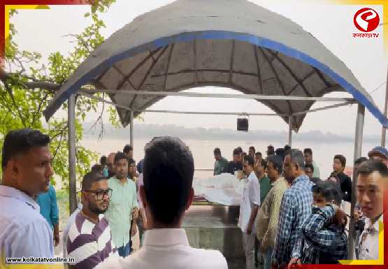 হালিশহর শ্মশানে মুকুলের শেষযাত্রা, শেষকৃত্যে আগাগোড়া উপস্থিত অভিষেক