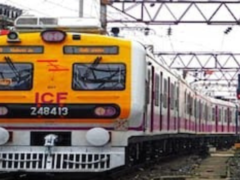 গরমে ট্রেন চলাচল নিয়ে সতর্ক রেল, শিয়ালদহ ডিভিশনে বিশেষ সুরক্ষা সেমিনার