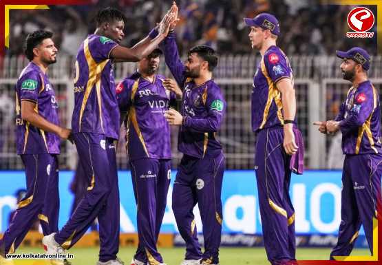 ফের ধাক্কা খেল KKR! ২ বছরের জন্য নির্বাসিত তারকা বোলার! এবার কী হবে?