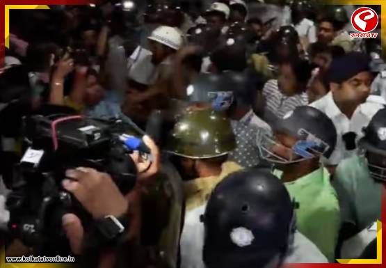 “বাংলার গণতন্ত্র কি আজ বিপন্ন?” ক্ষুদিরাম অনুশীলন কেন্দ্রের ঘটনায় উদ্বেগ প্রকাশ তৃণমূলের