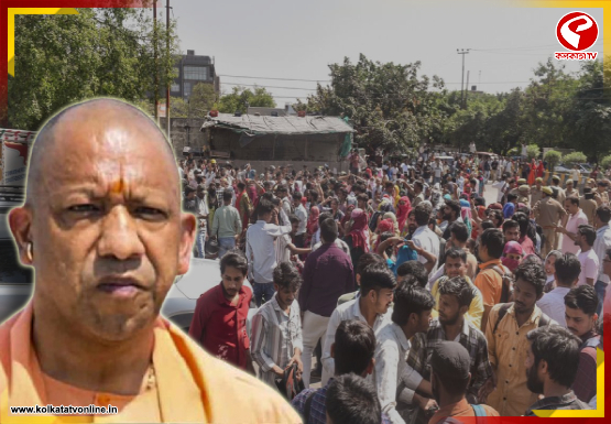 শ্রমিক-পুলিশ সংঘর্ষে উত্তাল নয়ডা, ভাঙচুর-গাড়ি, টিয়ার গ্যাসে সামাল পুলিশের