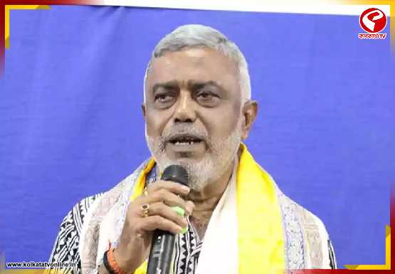 ভোটের আগে ভোরে আয়কর হানা দেবাশিসের কুমারের বাড়িতে!