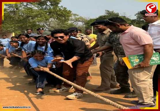 ‘বস্তারে নতুন ইনিংস’! নকশালমুক্ত অঞ্চলে ৫০টি খেলার মাঠ গড়ার উদ্যোগ সচিনের