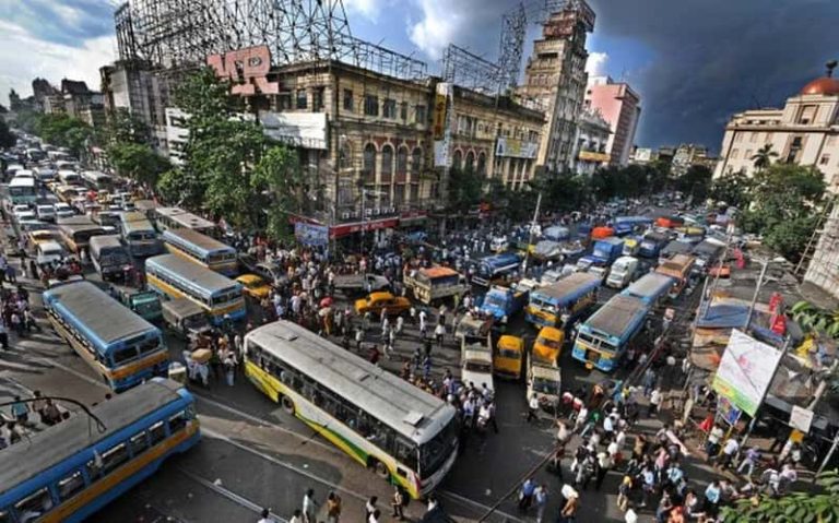 মঙ্গল ও বুধবার কলকাতার রাস্তায় যান চলাচল নিয়ন্ত্রণ