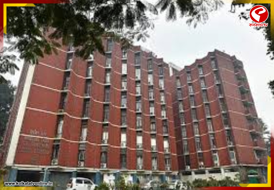 রাতের অন্ধকারের পর্যবেক্ষকদের সঙ্গে দেখা দুই বিজেপি প্রার্থীর! কমিশনকে চিঠি তৃণমূলের