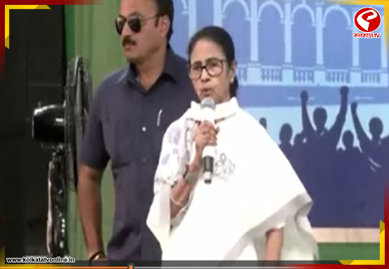 ‘এসআইআর একটি বড় দুর্নীতি’, নির্বাচন কমিশনকে আক্রমণ মমতার