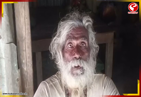 জীবিত থেকেও সরকারি খাতায় ‘প্রয়াত’! অনাহারে দিন গুজরান ৯৪ বছরের বাউল শিল্পীর