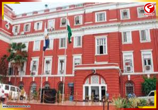 সোশ্যাল মিডিয়ায় রাজনৈতিক মতাদর্শ প্রকাশ, সাসপেন্ড কলকাতা পুলিশের কনস্টেবল