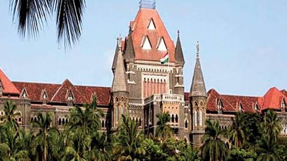 মহিলা সহকর্মীর শরীরের দিকে এক দৃষ্টিতে তাকিয়ে থাকা ‘অপরাধ’ নয়! রায় হাইকোর্টের