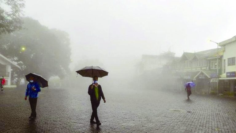 এক ধাক্কায় পারদ পতন, ৬ ডিগ্রি নামল কলকাতার তাপমাত্রা, আজও ঝড় বৃষ্টির পূর্বাভাস