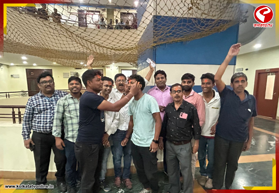 নবান্নেও উড়ল গেরুয়া আবির, ‘জয় শ্রীরাম’ স্লোগান