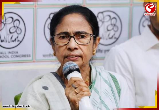 ‘উপরওয়ালা সব দেখছে, বাংলাকে লুঠ করা হয়েছে,’ ফেসবুক লাইভে বিস্ফোরক মমতা বন্দ্যোপাধ্যায়