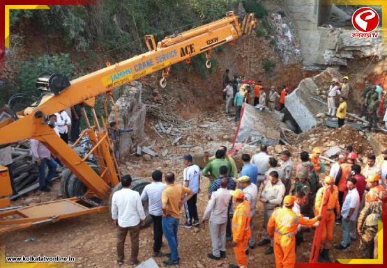 আশঙ্কা সত্যি হল, জম্মুতে ব্রিজ ভাঙার ঘটনায় মর্মান্তিক খবর