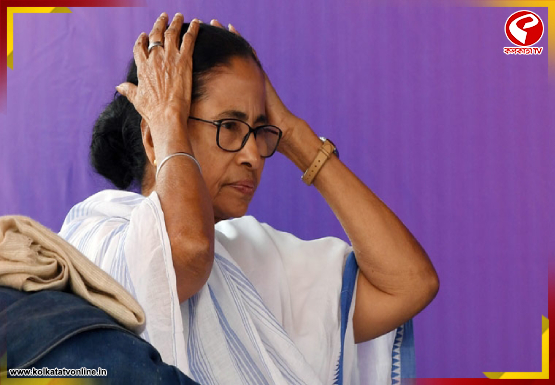 মুখ্যমন্ত্রীর পদ থেকে পদত্যাগ করতে লোকভবন যাচ্ছেন মমতা!
