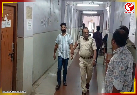 বাঁকুড়ায় বোমা উদ্ধারের ঘটনায় গ্রেফতার দুই তৃণমূল নেতা