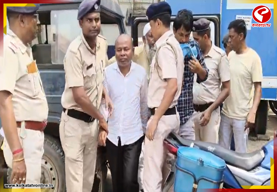 কাটোয়ায় চাঞ্চল্য! গ্রেফতার তৃণমূল কাউন্সিলর