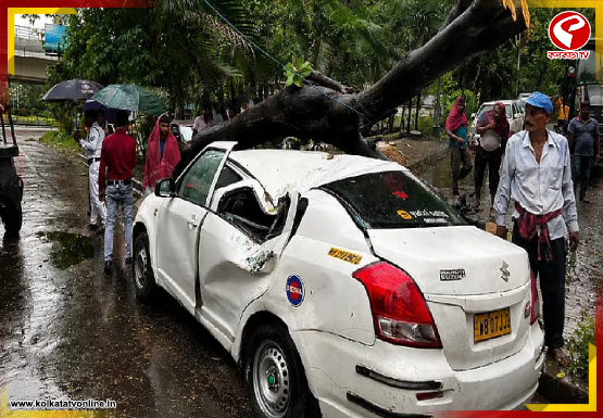 ঝড়-বৃষ্টিতে রাজ্যে মৃত ৭, ক্ষতিগ্রস্ত পরিবারগুলিকে ৪ লক্ষ টাকা করে ক্ষতিপূরণ ঘোষণা সরকারের