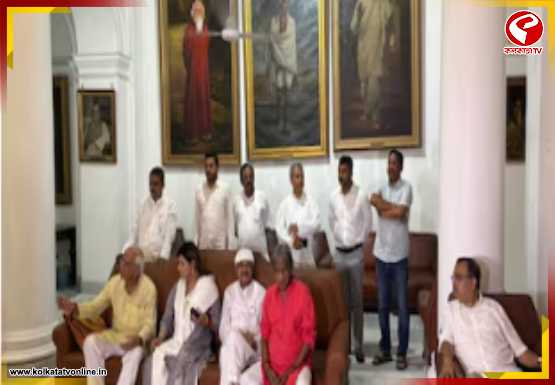 বিরোধী দলের ঘর না পেয়ে বিধানসভাতেই অবস্থান তৃণমূলের