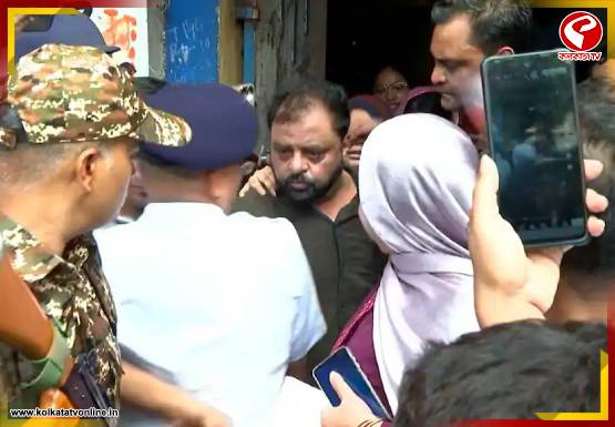 তালাবন্ধ করে লুকিয়ে ছিলেন বাড়িতেই, শেষমেশ পুলিশের জালে এক তৃণমূল কাউন্সিলর