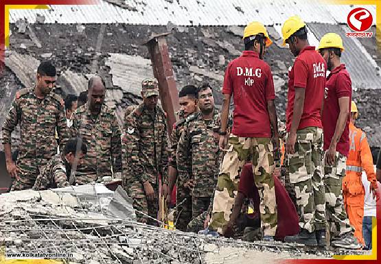 ৭২ ঘণ্টা পর শেষ উদ্ধারকাজ, তারাতলার ধ্বংসস্তূপে পুলিশের কড়া পাহারা