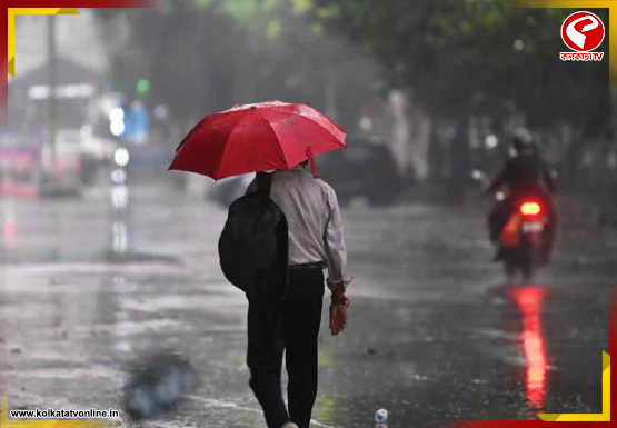 বিকেলেই নামল সন্ধ্যা, কলকাতা জুড়ে ঝেঁপে বৃষ্টি, বইছে ঝোড়ো হাওয়া