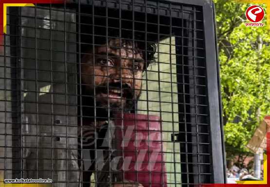 যাদবপুরে উচ্ছেদ ঘিরে উত্তেজনা, আটক সৃজন ভট্টাচার্য