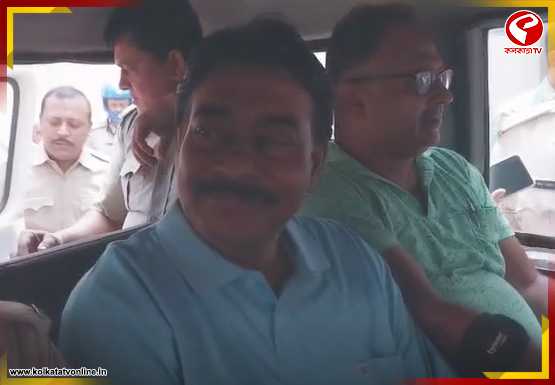 ১০০ দিনের কাজে লক্ষাধিক টাকার দুর্নীতির অভিযোগ, মুচলেকা দিয়ে টাকা ফেরতের আশ্বাস! উত্তাল কাটোয়ার খাজুরডিহি