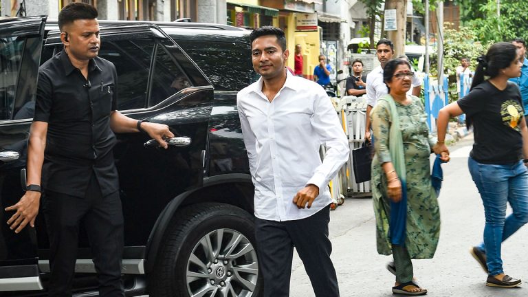 সময়ের আগেই ভবানী ভবনে হাজিরা দিলেন অভিষেক